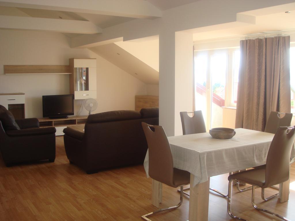 Apartments Jelicic Селце Екстериор снимка