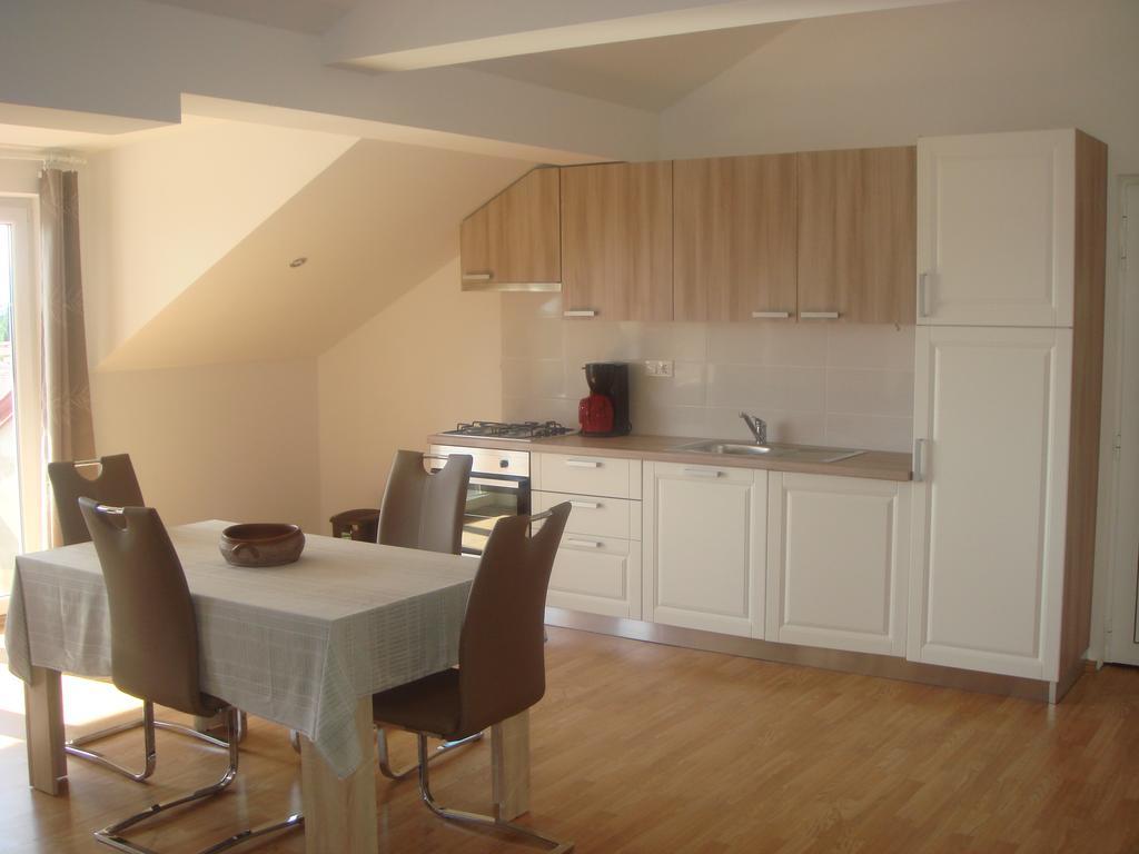Apartments Jelicic Селце Екстериор снимка